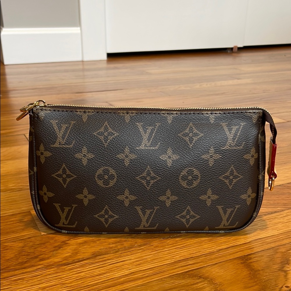 Louis Vuitton Pochette Accessoires
